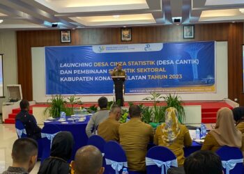 Bupati Konsel H Surunuddin Dangga saat memberikan sambutan launching Desa Cantik