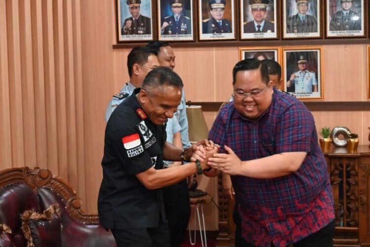 Kepala Kanwil Kemenkumham Sultra saat bersama Ketua Kadin Sultra