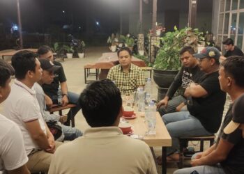 Ketua HIPTI Sultra saat ngopi bersama awak media