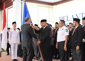 Prof. Dr. Ir. H. Andi Bahrun, M.Sc. Agric saat dilantik sebagai Ketua APTISI Sultra