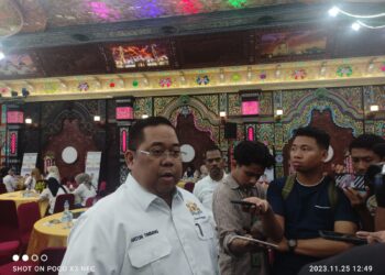 Ketua KADIN Sultra Anton Timbang saat wawancara bersama media