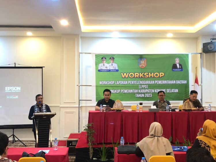 Asisten Bidang Pemerintahan dan Kesra, H Amran Aras saat membuka kegiatan workshop