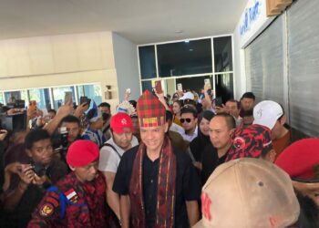 Ganjar Pranowo saat tiba di Bandara Halu Oleo