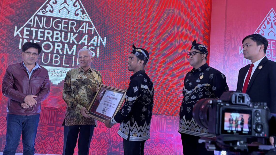 Salah satu penganugerahan Keterbukaan Informasi Publik