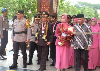 Suasana pelaksanaan upacara wisuda purna bakti 30 personel Polri