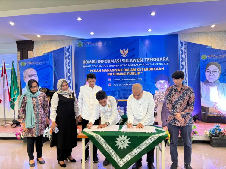 MoU antara KI Sultra dan UMK, disaksikan semua Komisioner KI dan pihak Rektorat UMK