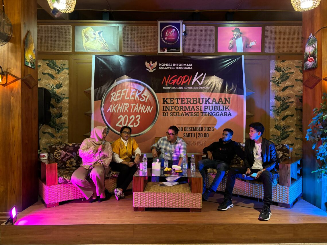 KI Sultra Refleksi Capaian Program Sepanjang Tahun 2023 10 Lima Komisioner KI saat memaparkan pelaksanaan program selama Tahun 2023