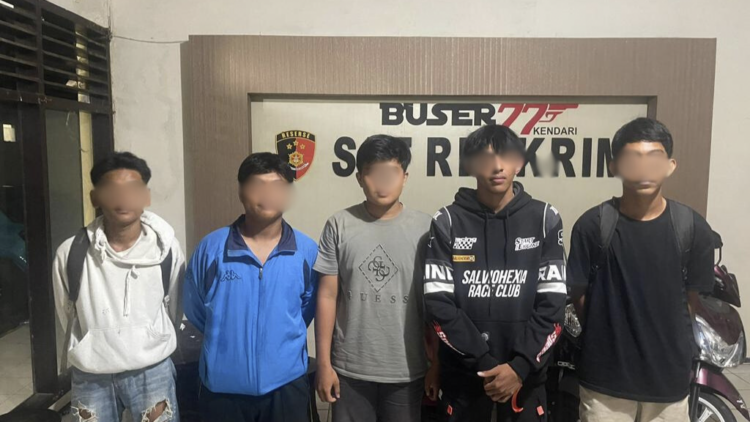 Para pelaku penganiayaan saat diamankan Polisi