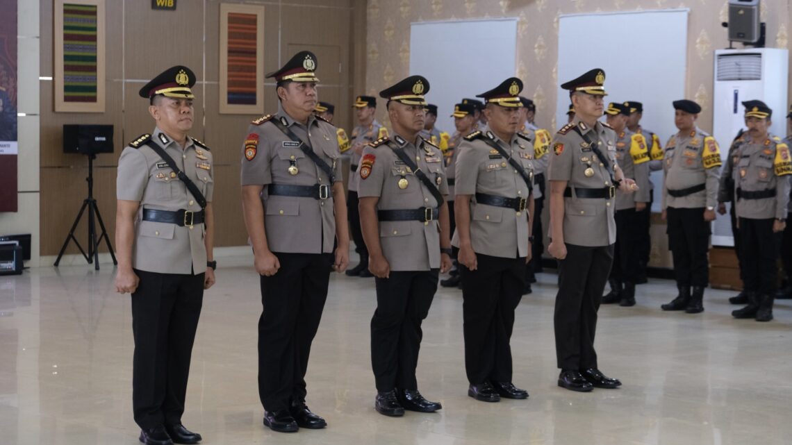 Kapolda Sultra Pimpin Sertijab PJU dan Kapolresta Kendari 10 Sertijab PJU Polda Sultra dan Kapolresta Kendari