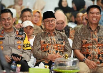 Bupati Konsel, bersama Ketua DPRD Konsel dan Kapolres Konsel saat menyambut tahun baru, (Foto : Ist)