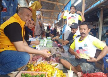 AJP saat kampanye terbuka menyasar pedagang dan pembeli