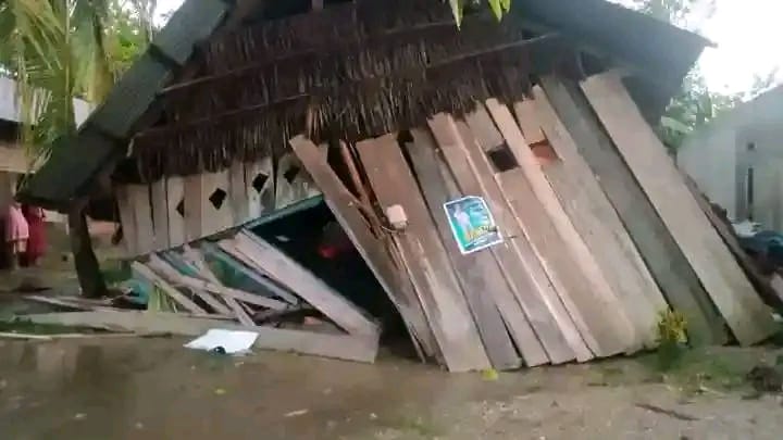 Rumah warga Konawe saat roboh usai dihantan hujan deras dan angin kencang