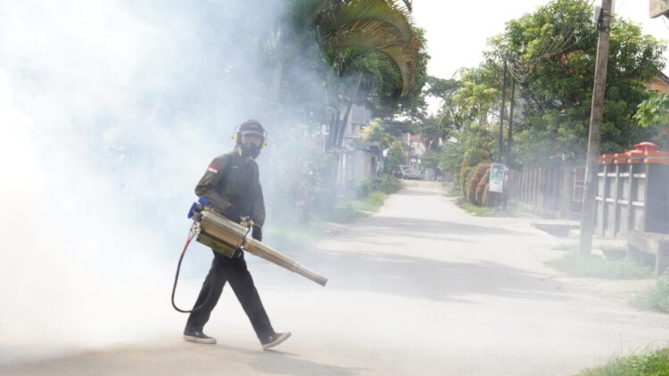 Fogging di Kelurahan Korumba Kecamatan Mandonga