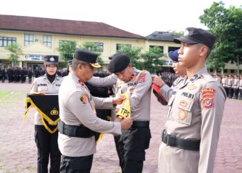 Wakapolda Sultra, Brigjen Pol Dwi Iriyanto S.I.K., M.Si saat melaksanakan cek sarpras personel