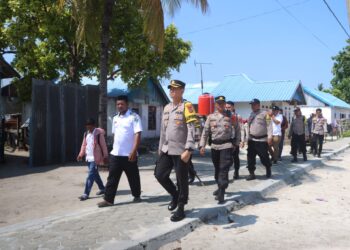 Kapolresta Kendari saat tiba di Saponda Laut bersama para PJU Polres