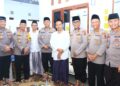 Gus Baha saat menerima silaturahmi Tim Ops NCS Polri, yang dipimpin Brigjen Pol Gatot Repli Handoko di kediamannya