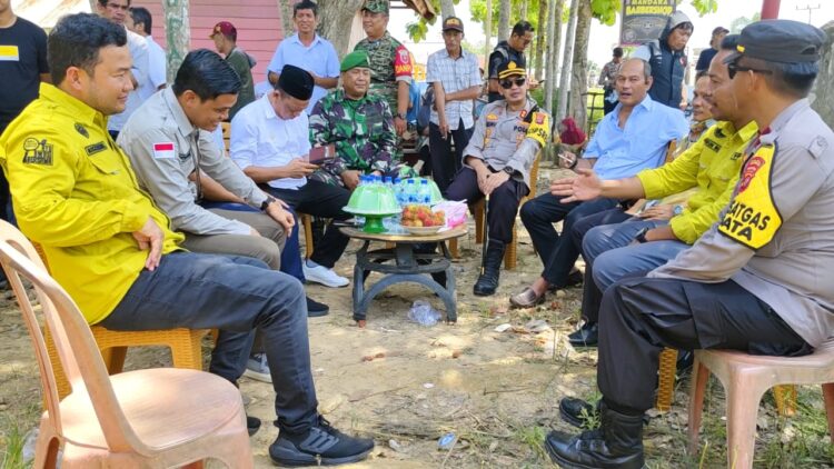 Kapolres Konsel bersama Dandim dan Pimpinan KPU serta Bawaslu saat memantau PSU di TPS Desa Lamooso