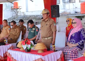 Staf Ahli Bidang Ekonomi Keuangan dan Pembangunan, Tasman Tabara saat membuka Jambore PKK tingkat Kabupaten Konut, Foto : Prokopi Konut