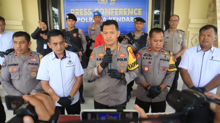 Polresta Kendari saat melaksanakan konferensi pers pengungkapan sabu seberat 515 gram