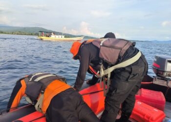 Tim Rescue Pos SAR Kolaka saat melakukan pencarian namun hasilnya nihil