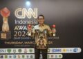 General Manager PLN UID Sulselrabar, Moch. Andy Adchaminoerdin usai meraih penghargaan pada ajang CNN Indonesia Awards 2024