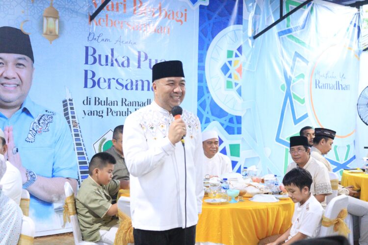 Aksan Jaya Putra saat menggelar Bukber dan menyapa langsung ribuan konstituen yang hadir