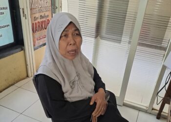 Korban Misati saat mendatangi Polres Buton melaporkan kejadian yang menimpa dirinya (Polda Sultra)