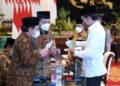 Presiden Jokowi saat zakat melalui Baznas (Sekretariat Presiden)