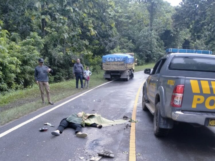 Korban meninggal di tempat usai bertabrakan dengan truk di Konut