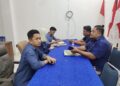 Wakil Sekretaris Bidang Kebijakan Strategis DPW Partai Nasdem, Saninu Kasim saat menerima pengembalian berkas pendaftaran salah satu Bacagub