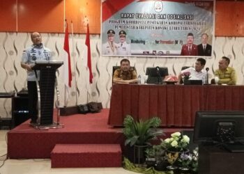 Bupati Konut Ruksamin saat membuka kegiatan Rakor MCP dan SPI