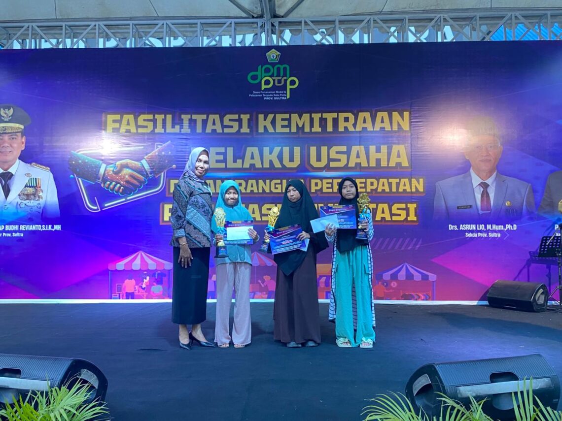 DPMPTSP Sultra Dorong Pertumbuhan Ekonomi Masyarakat Lewat Pameran UMKM 10 Salah satu rangkaian kegiatan pameran UMKM DPMPTSP Sultra