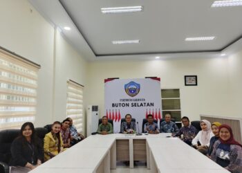 Pemda Busel saat melaksanakan zoom meeting bersama Presiden Jokowi