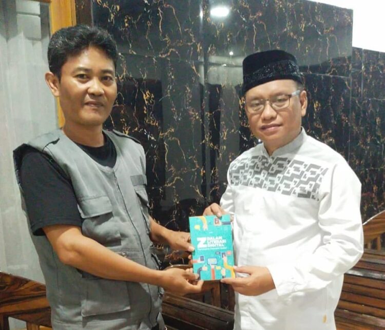 Aiptu Lapa dan buku pertamanya