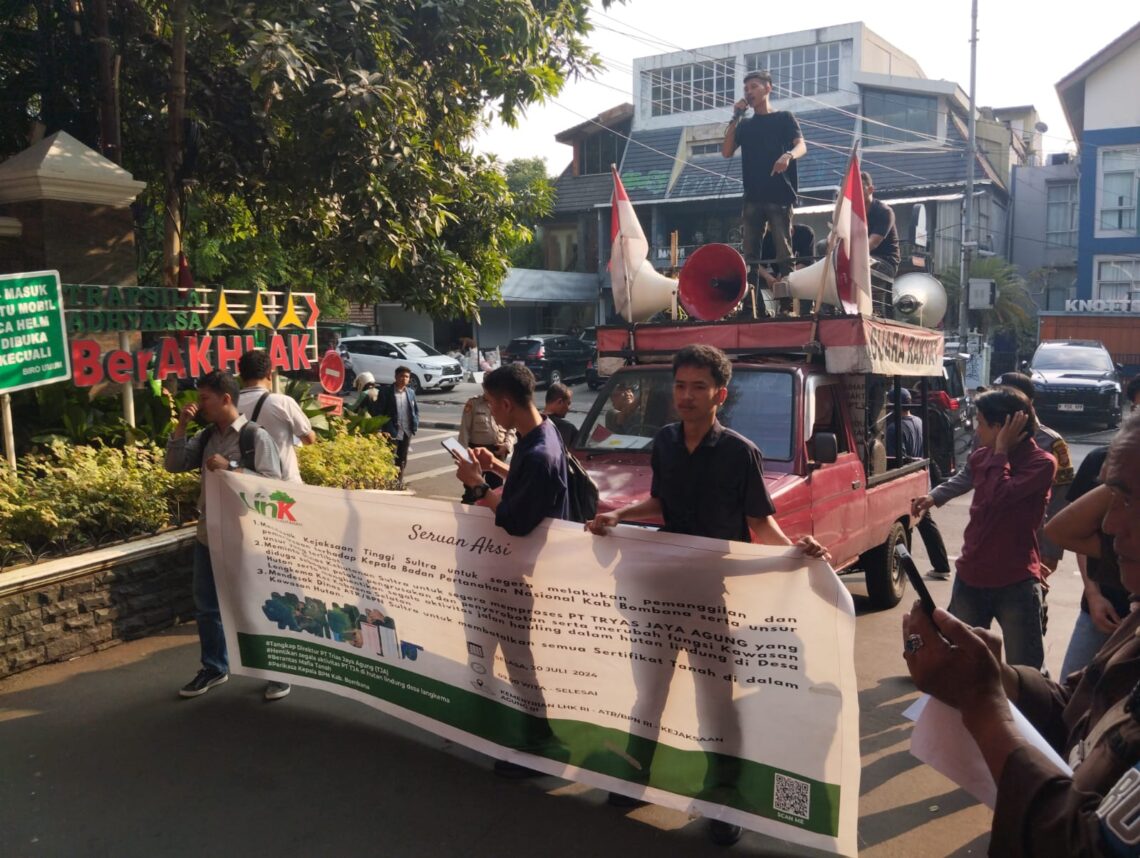 Tindak Lanjut Dugaan Kejahatan PT TJA, LINK Sultra Kembali Sambangi Kejagung Serta KLHK 10 LINK Sultra saat orasi mempertanyakan tindak lanjut dugaan kejahatan PT TJA