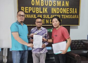 FKPPD saat melaporkan Bupati dan Kepala Dinas Pendidikan Konut ke Ombudsman