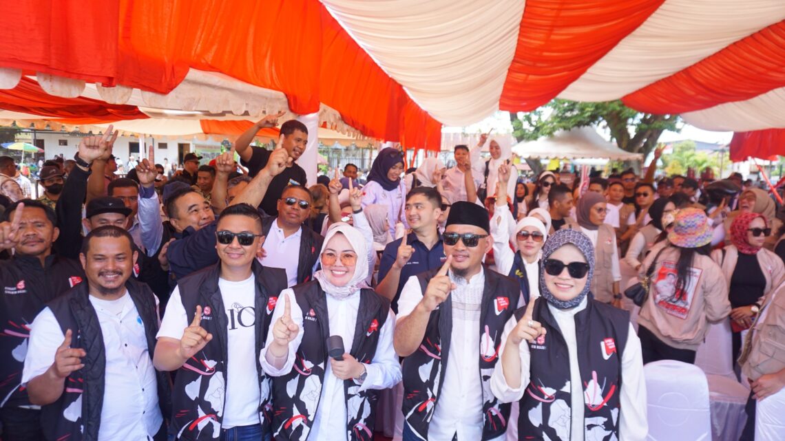 Siska-Sudirman saat menghadiri deklarasi damai