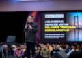 Salah satu narasumber Prof. Rhenald Kasali, saat membawakan seminar nasional