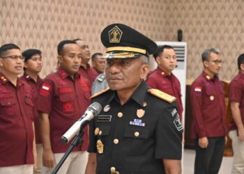 Kakanwil Kemenkumham Sultra, Silvester Sili Laba saat diambil sumpah untuk jabatan yang sama di NTT