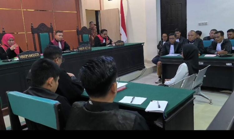 Sidang perdana Supriyani di PN Andoolo