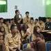 Sesi tanya jawab Kasi Penkum Kejati Sultra dan siswa/i SMAN 2 Kendari