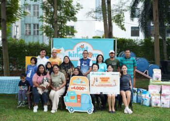 Manajemen Pet Kingdom berfoto bersama perwakilan Brand Partner dan Shelter penerima donasi Care For Paw 2024