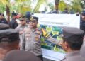 Kabag Ops Polresta Kendari AKP Picha Armedi beri pengarahan personel pengamanan debat Paslon Walikota