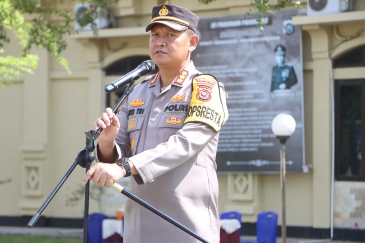 Kapolresta Kendari saat memimpin apel kesiapan pengamanan di TPS