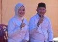 Sudirman dan istri salurkan hak pilih di TPS 06 Kendari