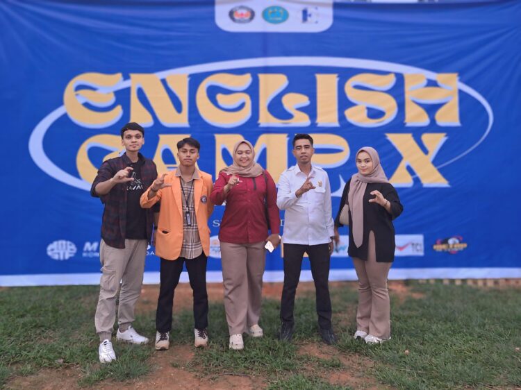 KI Sultra bersama mahasiswa UHO pada English Camp 2024