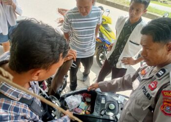 Pemuda diduga pengendar uang palsu diamankan Polsek Konda