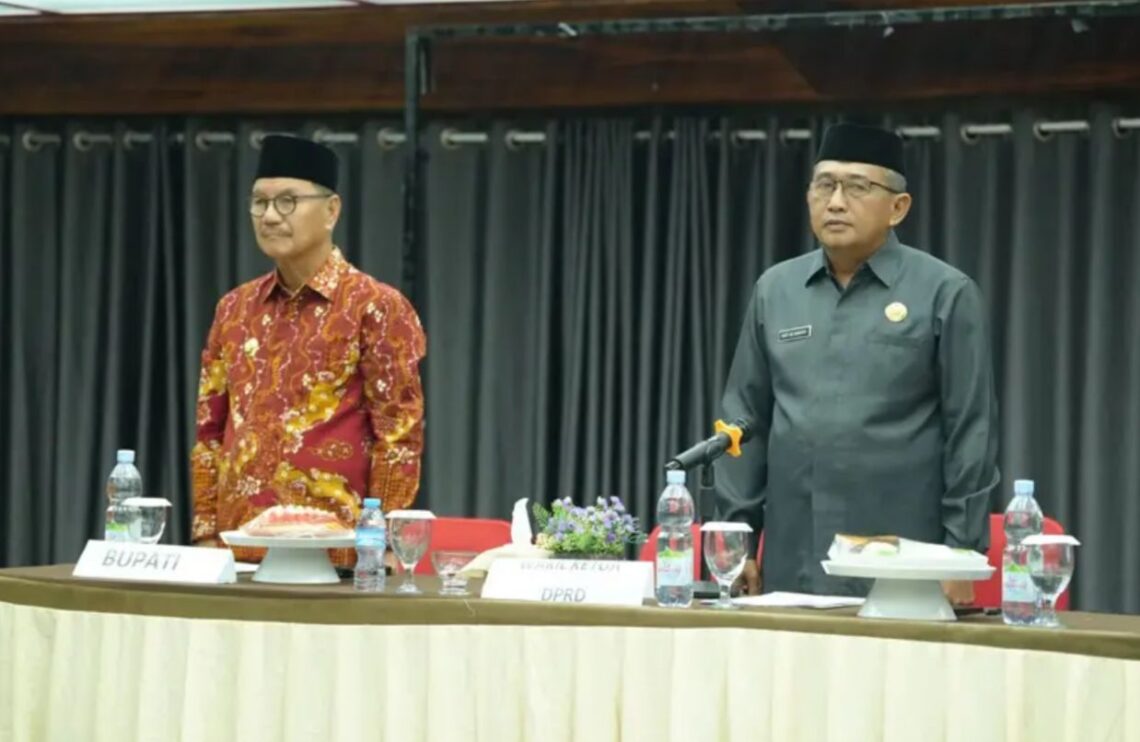 Enam Fraksi DPRD Konsel Setujui Raperda APBD Perubahan 2024 10 Paripurna pandangan umum Fraksi-fraksi DPRD Konsel, terkait Raperda APBD Perubahan Tahun 2024