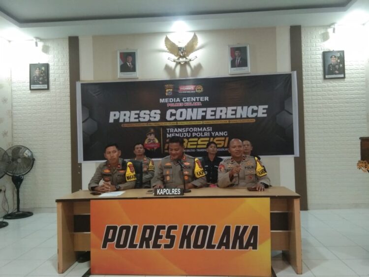 Kapolres Kolaka beserta Pejabat Polres Kolaka saat pelaksanaan Press Release 2024