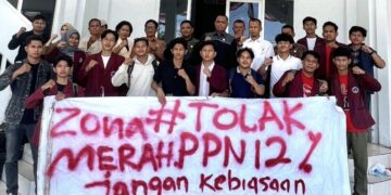 Mahasiswa bersama Ketua DPRD Kolaka